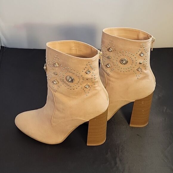 FOREVER 21 WOMEN"S FAUX SUEDE HEELED ANKLE BOOTS - Picture 4 of 11